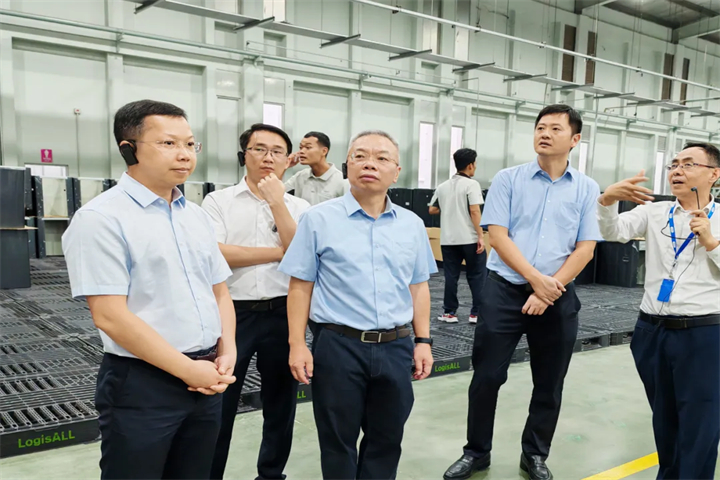 1832987797141704705.jpg 1832987797141704705.jpg